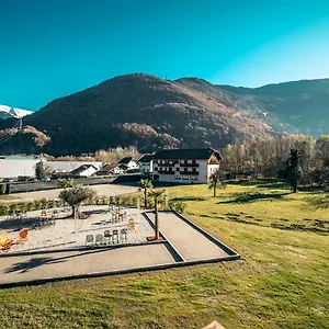 Hotel Base Camp -, Albertville